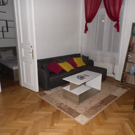 Hostal West Side *